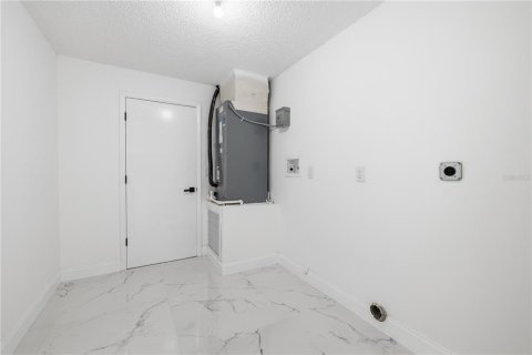 Casa en venta en Palm Harbor, Florida, 3 dormitorios, 163.79 m2 № 2284148 - foto 15