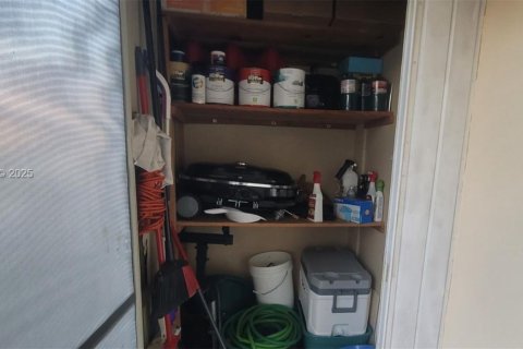 Condominio en venta en Coral Springs, Florida, 1 dormitorio, 56.67 m2 № 1992059 - foto 9