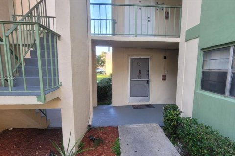 Condominio en venta en Coral Springs, Florida, 1 dormitorio, 56.67 m2 № 1992059 - foto 23
