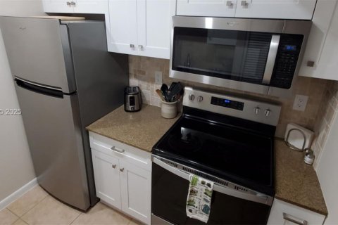 Condominio en venta en Coral Springs, Florida, 1 dormitorio, 56.67 m2 № 1992059 - foto 3