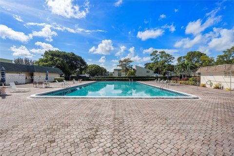 Condominio en venta en Coral Springs, Florida, 1 dormitorio, 56.67 m2 № 1992059 - foto 16