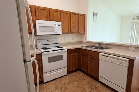 Touwnhouse à louer à Clermont, Floride: 2 chambres, 79.71 m2 № 2219453 - photo 3