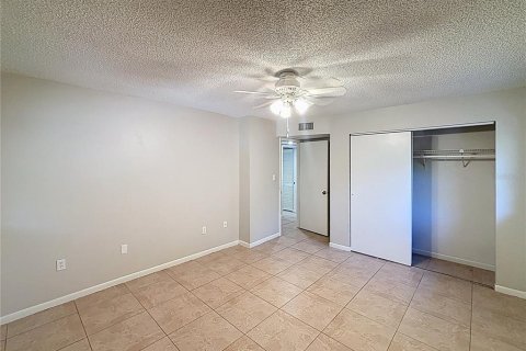 Commercial property in Seminole, Florida 3 bedrooms, 159.79 sq.m. № 2348190 - photo 12