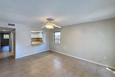 Commercial property in Seminole, Florida 3 bedrooms, 159.79 sq.m. № 2348190 - photo 30