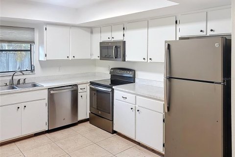 Commercial property in Seminole, Florida 3 bedrooms, 159.79 sq.m. № 2348190 - photo 8