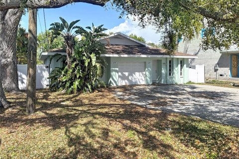 Commercial property in Seminole, Florida 3 bedrooms, 159.79 sq.m. № 2348190 - photo 4
