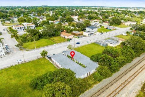 Commercial property in Opa-locka, Florida № 1868492 - photo 28