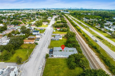 Commercial property in Opa-locka, Florida № 1868492 - photo 29