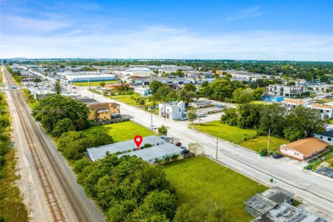 Commercial property in Opa-locka, Florida № 1868492 - photo 26