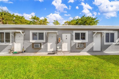 Commercial property in Opa-locka, Florida № 1868492 - photo 22