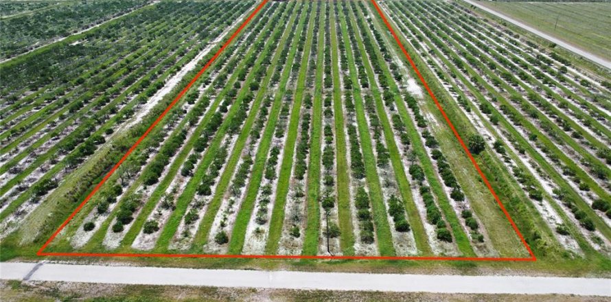 Land in Punta Gorda, Florida № 1900494