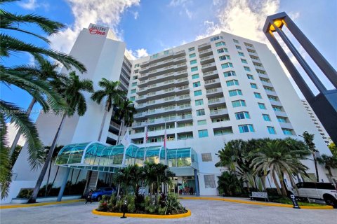 Condo in Fort Lauderdale, Florida, 1 bedroom  № 1997298