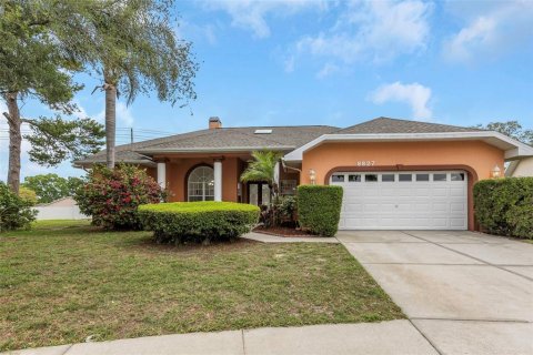 Casa en venta en Hudson, Florida, 4 dormitorios, 260.22 m2 № 1638094 - foto 1