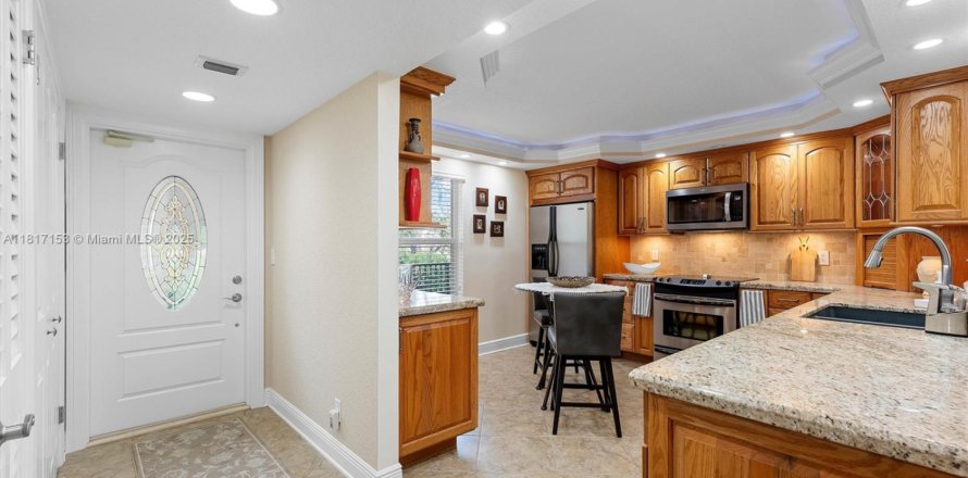 Condo in Pembroke Pines, Florida, 2 bedrooms  № 1772449