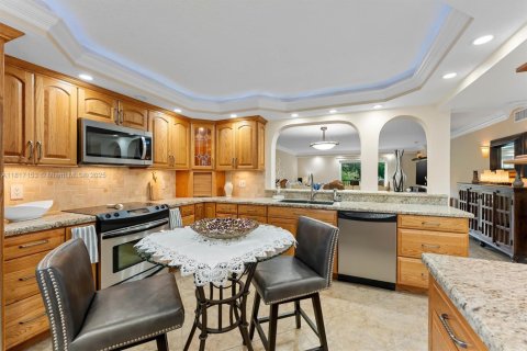Condo in Pembroke Pines, Florida, 2 bedrooms  № 1772449 - photo 3