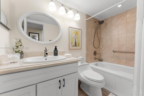 Condo in Pembroke Pines, Florida, 2 bedrooms  № 1772449 - photo 20