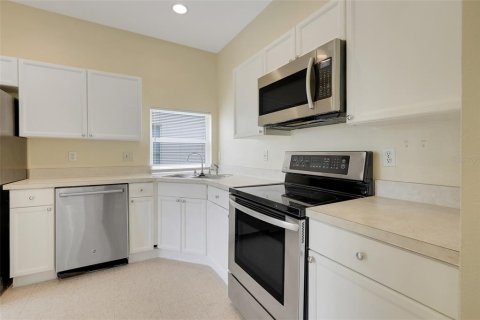 Villa ou maison à vendre à Kissimmee, Floride: 4 chambres, 145.58 m2 № 2201319 - photo 6