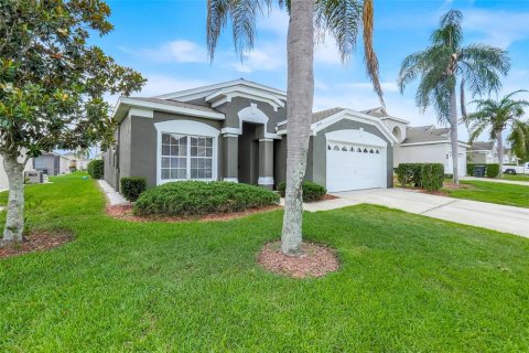 Villa ou maison à vendre à Kissimmee, Floride: 4 chambres, 145.58 m2 № 2201319 - photo 3