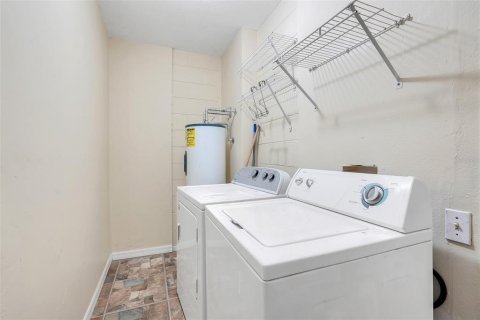Villa ou maison à vendre à Kissimmee, Floride: 4 chambres, 145.58 m2 № 2201319 - photo 28