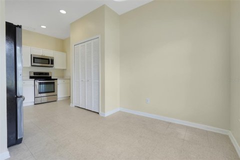 Villa ou maison à vendre à Kissimmee, Floride: 4 chambres, 145.58 m2 № 2201319 - photo 9