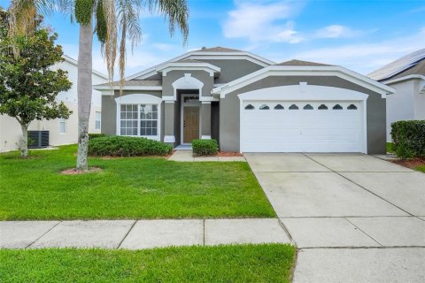 House in Kissimmee, Florida 4 bedrooms, 145.58 sq.m. № 2201319