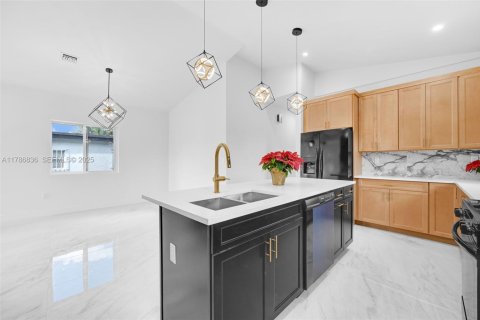 Casa en venta en Hollywood, Florida, 3 dormitorios, 157.93 m2 № 1863306 - foto 20