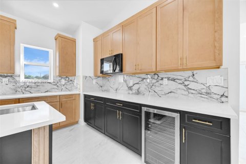 Casa en venta en Hollywood, Florida, 3 dormitorios, 157.93 m2 № 1863306 - foto 17