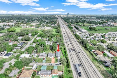 Casa en venta en Hollywood, Florida, 3 dormitorios, 157.93 m2 № 1863306 - foto 4