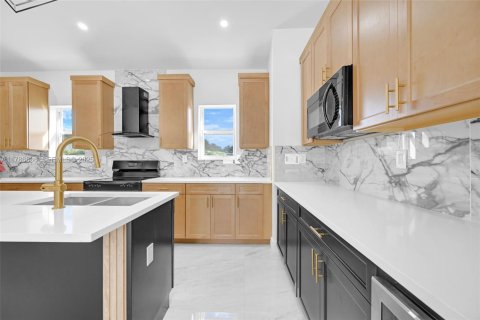 Casa en venta en Hollywood, Florida, 3 dormitorios, 157.93 m2 № 1863306 - foto 18