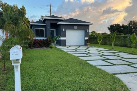 Casa en venta en Hollywood, Florida, 3 dormitorios, 157.93 m2 № 1863306 - foto 3