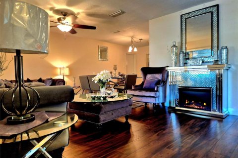 Casa en Margate, Florida 3 dormitorios, 170.38 m2 № 2250317