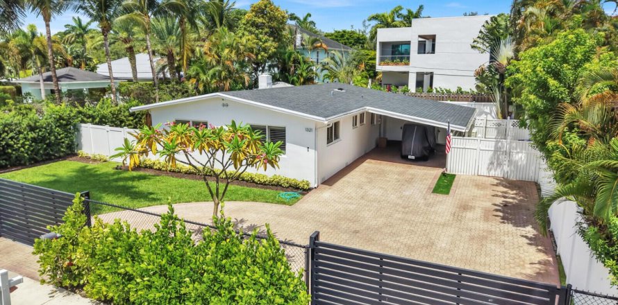 Casa en Fort Lauderdale, Florida 3 dormitorios, 160.35 m2 № 2171452