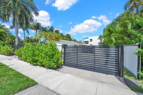 Casa en venta en Fort Lauderdale, Florida, 3 dormitorios, 160.35 m2 № 2171452 - foto 4