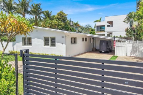 Casa en venta en Fort Lauderdale, Florida, 3 dormitorios, 160.35 m2 № 2171452 - foto 3