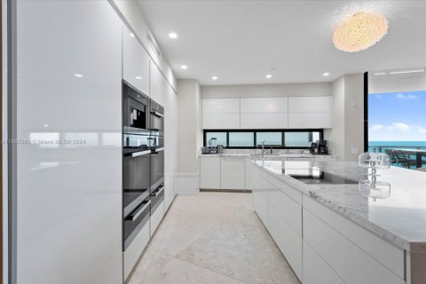 Купить кондоминиум в Санни-Айлс-Бич, Флорида 4 спальни, 294.59м2, № 1950925 - фото 10