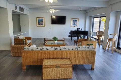 Condo in Pompano Beach, Florida, 2 bedrooms  № 1045359 - photo 1