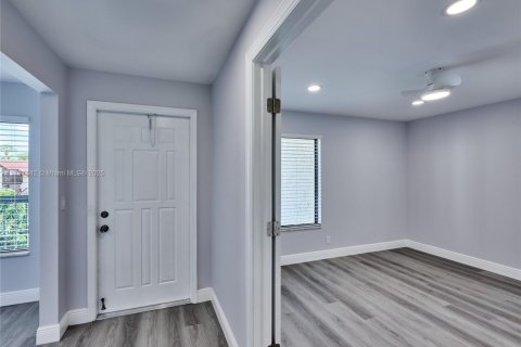 Copropriété à vendre à Boynton Beach, Floride: 2 chambres, 111.95 m2 № 1696536 - photo 12