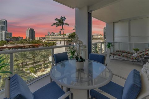 Copropriété à vendre à Miami Beach, Floride: 2 chambres, 176.24 m2 № 2016737 - photo 30