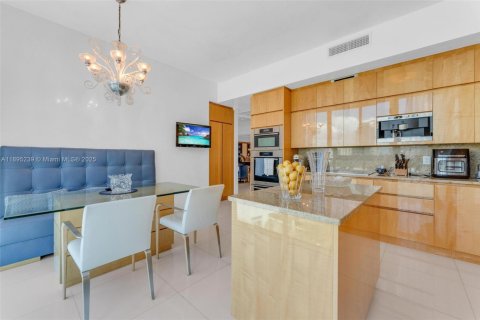 Copropriété à vendre à Miami Beach, Floride: 2 chambres, 176.24 m2 № 2016737 - photo 9