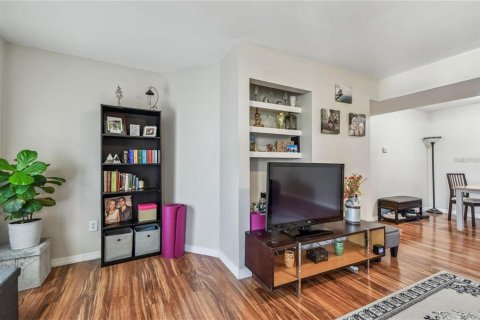 Condominio en alquiler en Palm Harbor, Florida, 3 dormitorios, 104.79 m2 № 1767243 - foto 13