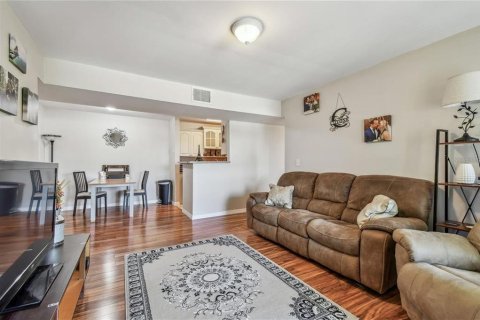 Condominio en alquiler en Palm Harbor, Florida, 3 dormitorios, 104.79 m2 № 1767243 - foto 9