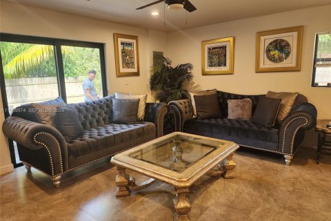 Villa ou maison à vendre à Delray Beach, Floride: 5 chambres, 159.79 m2 № 2173539 - photo 4