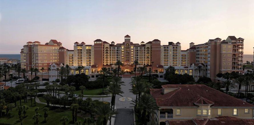 Condo in Palm Coast, Florida, 4 bedrooms № 1913786