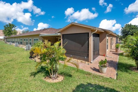 Townhouse in DeLand, Florida 3 bedrooms, 126.35 sq.m. № 1888556 - photo 13