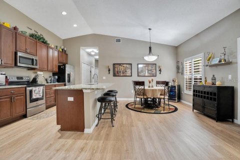 Townhouse in DeLand, Florida 3 bedrooms, 126.35 sq.m. № 1888556 - photo 4