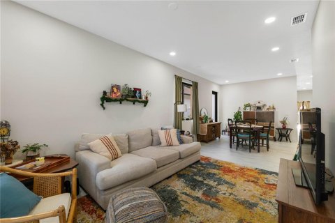 Duplex à vendre à Tampa, Floride: 6 chambres, 251.95 m2 № 1677244 - photo 3