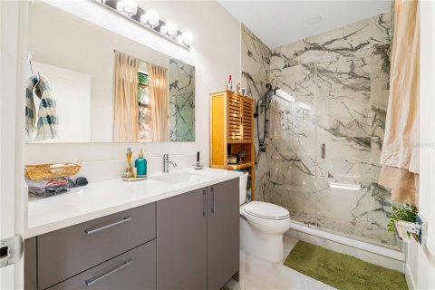 Duplex à vendre à Tampa, Floride: 6 chambres, 251.95 m2 № 1677244 - photo 15