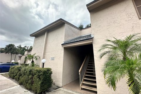 Condo in Tampa, Florida, 1 bedroom  № 1549267 - photo 1