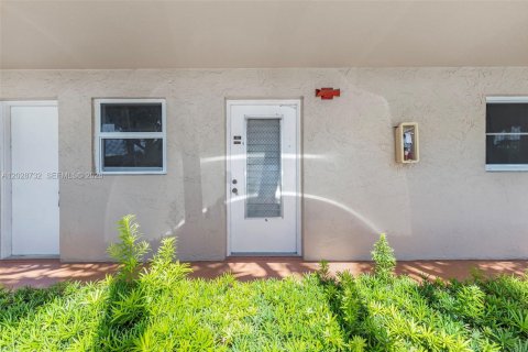 Condominio en venta en Dania Beach, Florida, 2 dormitorios, 106.28 m2 № 2153937 - foto 22