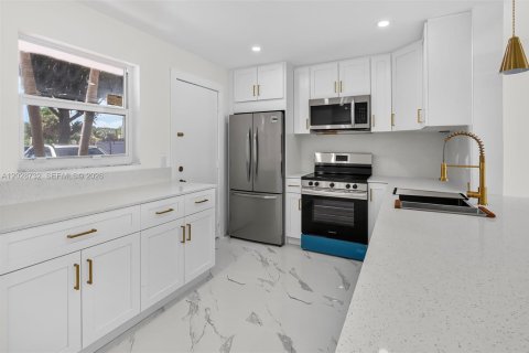 Condominio en venta en Dania Beach, Florida, 2 dormitorios, 106.28 m2 № 2153937 - foto 8